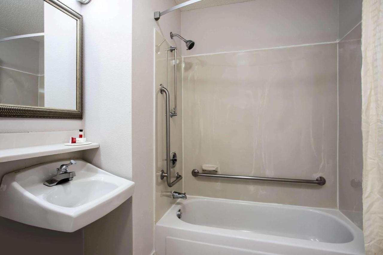 Travelodge By Wyndham Fort Wayne North Bagian luar foto
